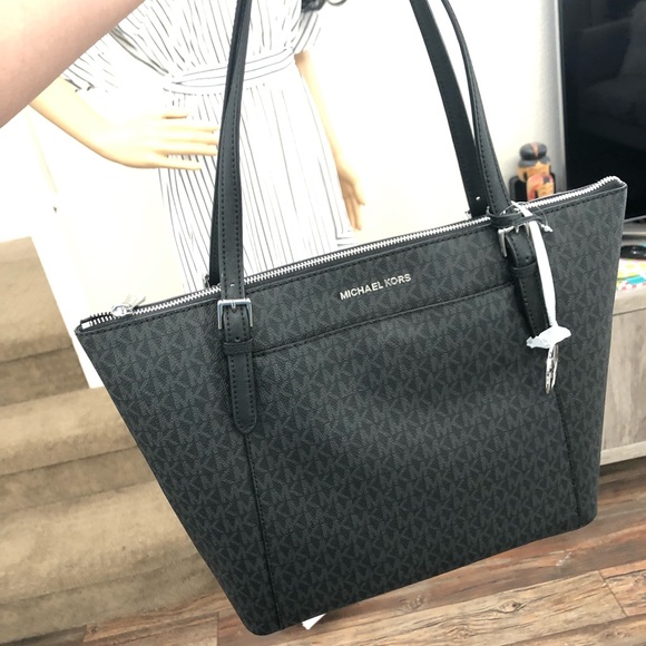 Michael Kors Ciara Large Tote - Picture 5 of 5